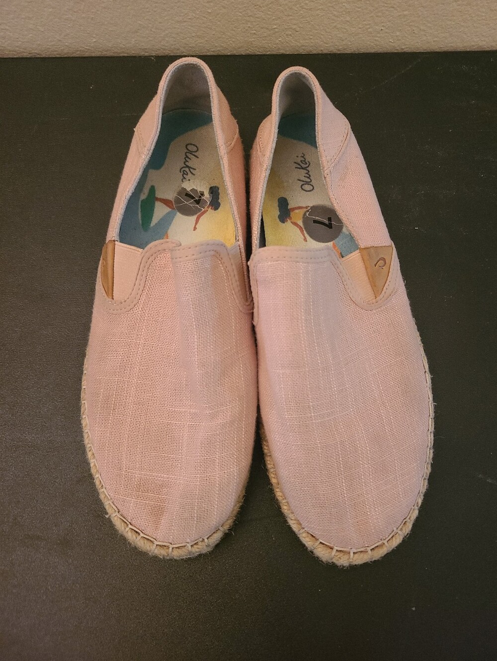 olukai womens 7 Pink  Kaula Pa'a Kapa, Pre-owned, some small stains